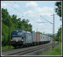 boxXpress.de Vectron X4E - 850 durchfährt am 24.5.14 das Maintal!
Festgehalten bei Thüngersheim.