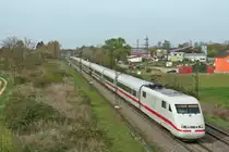 401 085-6 als ICE 371 von Berlin-Ostbahnhof nach Interlaken Ost am Nachmittag des 02.04.14 s�dlich von Buggingen.