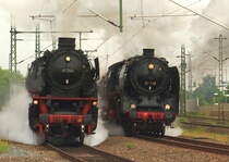 Am 29.05.2014 kam es im Rahmen des Dampfspektakels zu einer Parallelausfahrt aus dem Bahnhof Bensheim, links 41 360 (und nicht sichtbar am Zugschluss 41 018) mit einem Sonderzug nach Worms, rechts 01 118 mit einem Sonderzug nach Weinheim