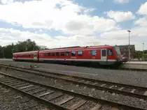 628 670 steht im Bahnhof Bedburg (Erft) und fährt gleich weiter über Horrem nach Köln Messe/Deutz.
Bedburg 30.05.2014