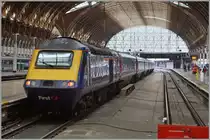  Unser  Class 43 HST 125 der First Great Western nach Paignton wartet in London Paddington auf die Abfahrt.
11. Mai 2014