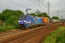 Am Abend des 09.07.2010 fuhr 152 138-4  Albatros Express  mit dem IKC 50274 aus dem Bahnhofsbereich von Haltingen gen Eimeldingen herraus.