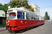 Rumänien / Straßenbahn Braila: Gelenktriebwagen Type E1 - Wagen 4689 (ehemals Wien) als Linie 21 an der Haltestelle Ulmului in der Strada Ulmului. Aufgenommen Anfang September 2013.