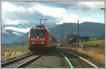Eine wohl einnmalige (in dem Fall zweimalige) Bespannung konnte man am 5.12. und 7.12.2006 in der Obersteiermark beobachten. Die beiden Regionalz�ge 3566 (Selzthal - Schladming) und 3567 (Schladming - Selzthal) wurden an diesen beiden Tagen mit DB 185 041 bespannt. Grund: Tfzf Schulungen der TR Selzthal da G 48930 (Passau - Kirchdorf - Gratwein) sowie G 48931 (Gratwein - Kirchdorf - Passau) ab 11.12.06 in der gesamten Relation von einer DB 185 bespannt werden. Die Aufnahme entstand am 7.12.06 bei der Einfahrt in St. Martin am Grimming als R 3567.
