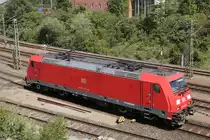 185 210-2 fährt in das BW am Rangierhof München Nord, 07.06.2014.
Leicht zu sehen ist noch der frühere Schriftzug  Railion .