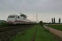 401 573-1 als ICE 278 von Interlaken Ost nach Berlin Ostbahnhof am Mittag des 18.04.14 s�dlich von H�gelheim.