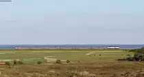NOB81733 (Westerland(Sylt)-Hamburg Altona) mit Schublok 251 007-1 bei Morsum 29.5.14
