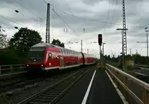 50 80 80-35 301-6 an der Spitze der HVZ-RB von Neuenburg (Baden) nach Freiburg (Breisgau) Hbf am Nachmittag des 25.04.14 bei der Einfahrt in M�llheim (Baden).