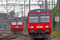 SOB Pendel RBDe 566 kreuzen sich als S 27 in Bilten.Bild vom 24.6.2014