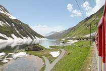 Blick aus dem Regionalzug von Andermatt nach Disentis kurz vor der Station Oberalppass auf 2044 m.ü.M.09.06.14