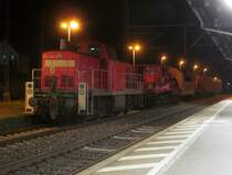 294 580-6 steht am 23. Juni 2014 mit einem leeren Trafotransport von Rewitz (Rodach) nach Brandenburg im Bahnhof Kronach.