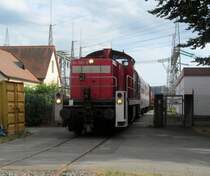 294 580-6 verlässt am 22. Juni 2014 mit einem leeren Trafotransport das Umspannwerk Redwitz (Rodach) in Richtung Kronach.