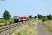Seit Ende 2011 sind sie in der Südpfalz Geschichte: Die VT 628. Lediglich die von Mai bis Mitte Oktober verkehrenden Ausflugszüge aus Mainz und Koblenz werden noch gelegentlich mit diesem Triebwagen gefahren. Am 22.06.2014 fährt 628 459 und ein unbekannter Bruder als RE 18846  Elsass-Express  Wissembourg-Mainz bei Edesheim Richtung Norden.
Es ist auch der letzte Sommer, in dem die DB diese Leistung noch fährt. Nächstes Jahr übernimmt vlexx mit neuen Coradia Lint Fahrzeugen diese Verbindung.