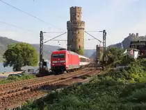 101 048-7 mit einem EC in Fahrtrichtung Norden. Aufgenommen bei Oberwesel am 03.10.2013.