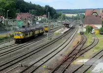 Schleifmaschine Rg 48 von Schweerbau rangiert am 27. Juni 2014 im Bahnhof Kronach.