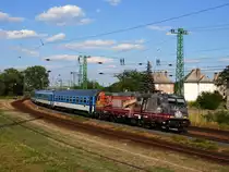 480 004  Gábor Áron  mit IC 916 kurz nach Komárom
27.06.2014.
