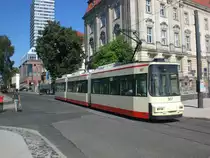 Frankfurt(Oder): Straßenbahnlinie 3 nach Messegelände an der Haltestelle Europa-Universität.(6.7.2011) 
