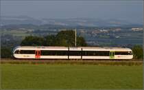 Ins rechte Licht gesetzt macht auch ein GTW was her. 

Thurbo GTW 2/6 in der bekannten Kurve bei Berg, diesmal ohne Säntis. Juni 2014.