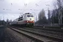 103242 mit Intercity Theodor Storm am 7.2.1987 um 14.51 Uhr Richtung Münster hier bei der Durchfahrt im Bahnhof Hasbergen. 