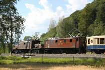 Jubiläum,125 Jahre RhB.Museumslok Ge6/6 I Nr.415(Krokodil)und Ge4/6 Nr.353 mit einem Pullmanzug nach Landquart,zwischen Grüsch und Malans.17.07.14