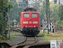 DB Schenker Rail 151 166-6 steht am 28.06.14 in Frankfurt Ost von Bahnsteig aus Fotografiert