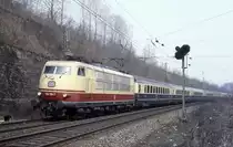 103194 mit IC Mercator am 18.4.1987 um 13.49 Uhr im nördlichen Einschnitt zum  Lengericher Tunnel Nordseite Richtung Münster.