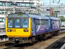 142 001 der Northern Rail bei der Einfahrt in Manchester Piccadilly. 21.07.14