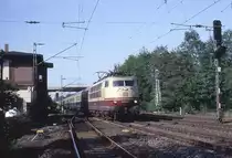 103178 erreicht am 26.5.1987 um 17.53 Uhr auf der Fahrt Richtung Münster mit dem
IC 609 Heinrich Heine den Überholbahnhof Lengerich Ringel.