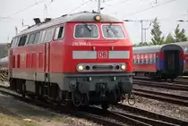 Zur Freude des Fotgrafen lie� sie am 25.07.2014 die 218 366-3 im Rostocker Hbf blicken. 