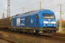 253 015 mit G�terzug in Ludwigslust. 12/2006