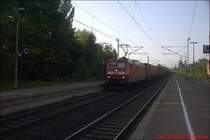 BR 185 durchfh�rt am 29.5. mit GZ 45736 den Bahnhof Elmshorn in Richtung Flensburg.