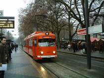 Eines der Gleisflegefahrzeuge der KVB ist 6405. Gesehen und fotographiert am 21.12.2006 um 10.40h, HS Neumarkt