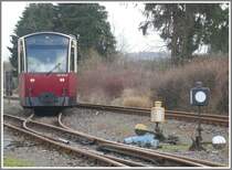 Der Triebwagen 187015-3 als Zug 8972 von Nordhausen nach G�ntersberge ben�tzt in Stiege nicht die Schleife, sondern macht im Bahnhof Kopf um weiterzufahren in die andere Richtung. (14.12.2006)