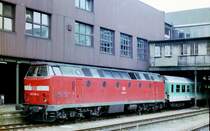 Wegen der unterschiedlichen Farbdefination des  Wagens , habe ich noch mal den Originalscan vom Negativ unbearbeitet zur Beurteilung  eingestellt! Ist nat�rlich unscharf und fleckig.