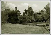 Wieder ein paar Eindr�cke aus dem Eisenbahnmuseum  Heizhaus Strasshof . Neben 58.744 (BB� 81.44) steht 153.7144 und 53.7101. Bei der E-Lok handelt es sich um 1570.01. Daneben der Tender 986 907 (23.4.2006)