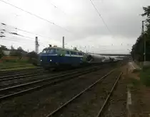 Lok Nr.9 von NIAG bei der Ausfahrt aus dem Güterbahnhof Duisburg Entenfang mit einem Kesselzug.

Duisburg Entenfang 25.07.2014