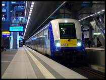 Das, was auf Zugzielanzeiger draufsteht, w�nsche ich euch! Der NOB Stuerwagen 70 00 80-75 009 als X (InterConnex 80003) am 22.12.2006 in Berlin Hbf (tief). Dieser Zug ist gerade aus Leipzig Hbf eingetroffen.