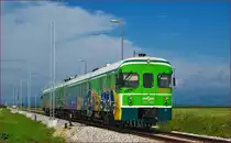 SŽ 711-007 fährt durch Cirkovce-Polje Richtung Murska Sobota. /29.7.2014