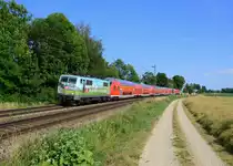 111 039 mit einem RE nach München am 27.06.2014 bei Langenisarhofen.
