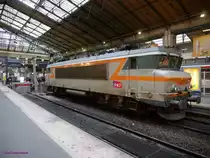 SNCF-BB22340 im klassischer betongrau-orange Lackierung. 


Paris-Nord 2014-07-18 