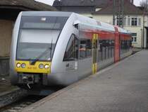HLB 120 steht im April 2006 im Bahnhof Friedberg.