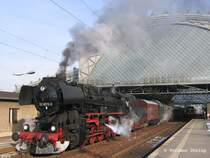 52 8075 mit ihrem Sonderzug Chemnitz - K�nigstein - Chemnitz in Dresden-Neustadt, 29.01.2006
