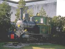 Zahnradlok HG 2/3 Nr.6  Weisshorn  von 1902 ex.BVZ,Hovag Ems.1965 bis 1988 als Denkmal beim Herold Schulhaus in Chur. (Archiv P.Walter)