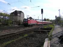 Eine RegionalBahn (Lok BR 143) nach Kassel Hbf in Hann M�nden.
