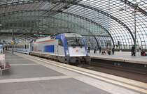 19.8.14 Berlin Hbf. EC 55 nach Gdynia mit PKP 5 370 004 verlässt den Bf.