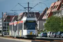  Kusttram  BN Nr.6043 fährt zwischen Nieuwpoort-Bad und Nieuwpoort-Stad (August 2014).
