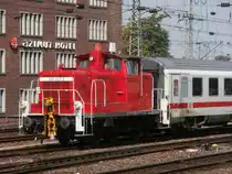 Am 28.7 rangierte 363 223-9 ein paar IC Wagen aus der Wagenwerkstatt auf die Abstellgleise und setzte dort diese zu einem IC zusammen.

Köln 28.07.2014