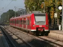 425 036 stand am 27.8 als RB33 in Anrath und fährt gleich weiter in Richtung Mönchengladbach voher kommt er noch durch Viersen.

Anrath 27.08.2014