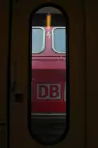Der etwas andere Blick aus einem fahrenden Zug - DB-Keks der 218 432-3, die den IRE Lindau - Stuttgart schiebt (21.08.2014).
