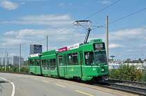 Be 4/6 S 674 auf der Linie 16 fährt zur provisorischen Endhaltestelle beim Depot Dreispitz. Die Aufnahme stammt vom 22.08.2014.